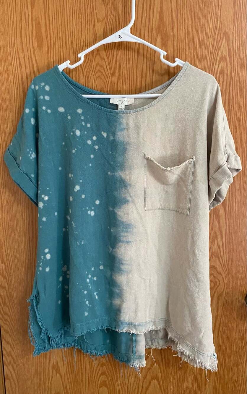 Umgee Blouse Size XL Teal Beige Bleach Splatter Raw Edge Pocket Top